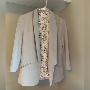 LIKE NEW skies are blue blazer